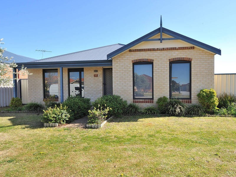 17 Barossa Approach, Rockingham WA 6168