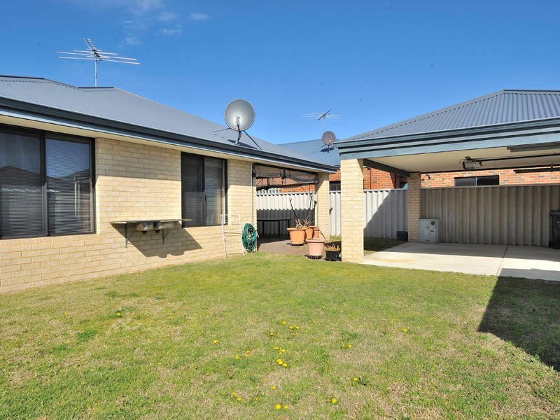 17 Barossa Approach, Rockingham WA 6168