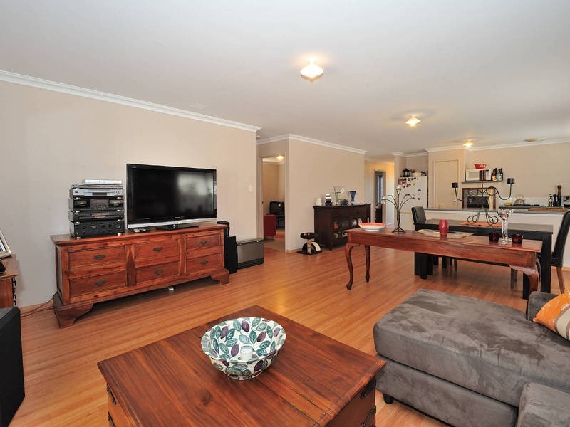 17 Barossa Approach, Rockingham WA 6168