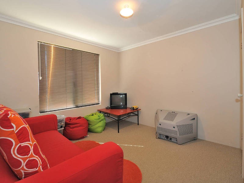 17 Barossa Approach, Rockingham WA 6168