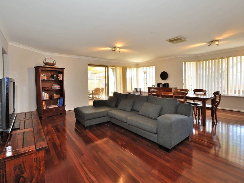 14 Tradewinds Drive, Safety Bay WA 6169