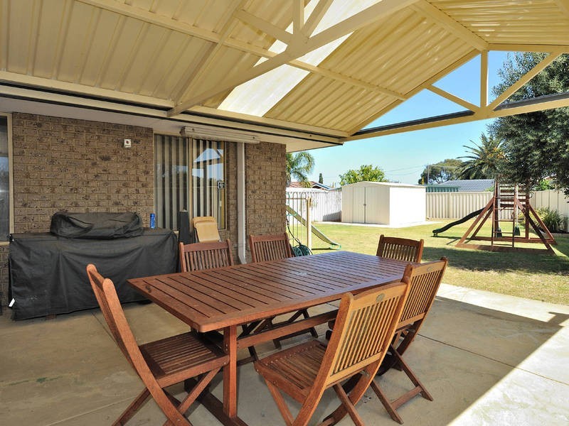 14 Tradewinds Drive, Safety Bay WA 6169