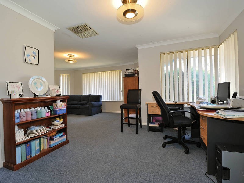 14 Tradewinds Drive, Safety Bay WA 6169