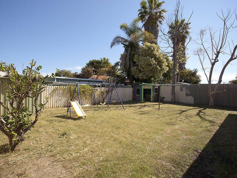 77 Charthouse Road, Waikiki WA 6169