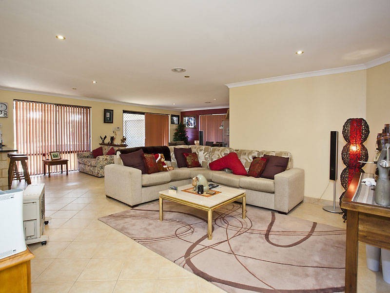 44 Boyle Avenue, Rockingham WA 6168