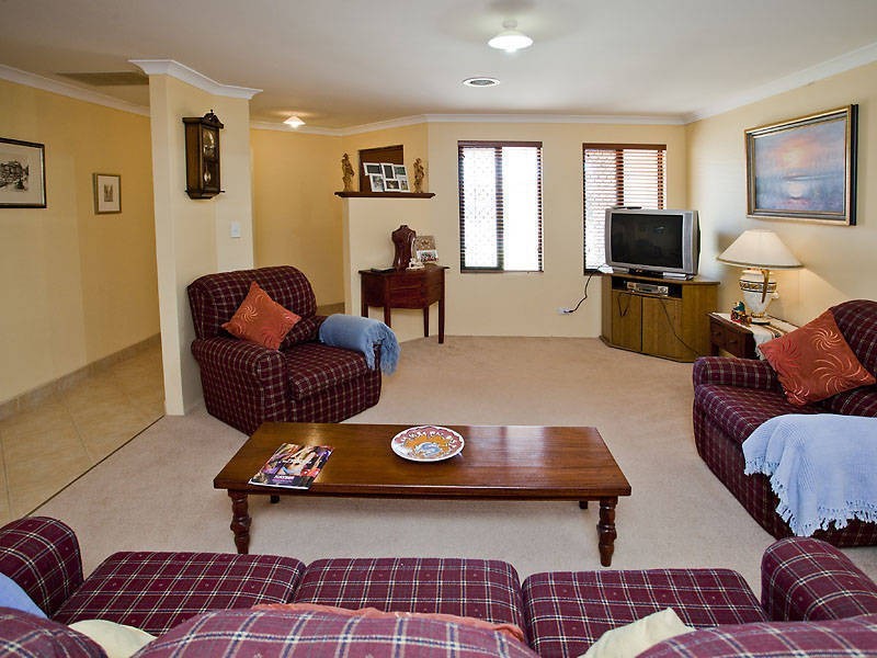 44 Boyle Avenue, Rockingham WA 6168