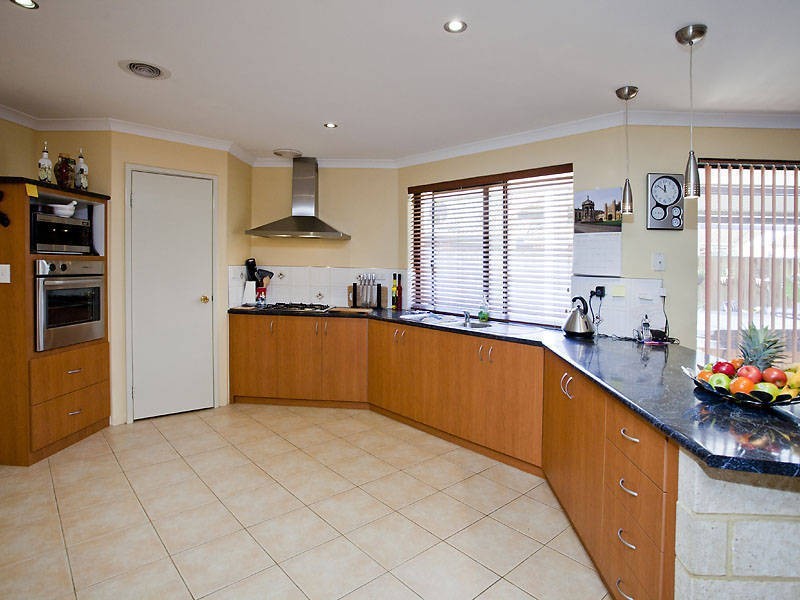 44 Boyle Avenue, Rockingham WA 6168