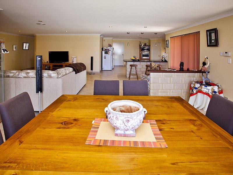 44 Boyle Avenue, Rockingham WA 6168