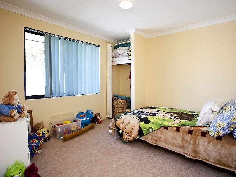 44 Boyle Avenue, Rockingham WA 6168