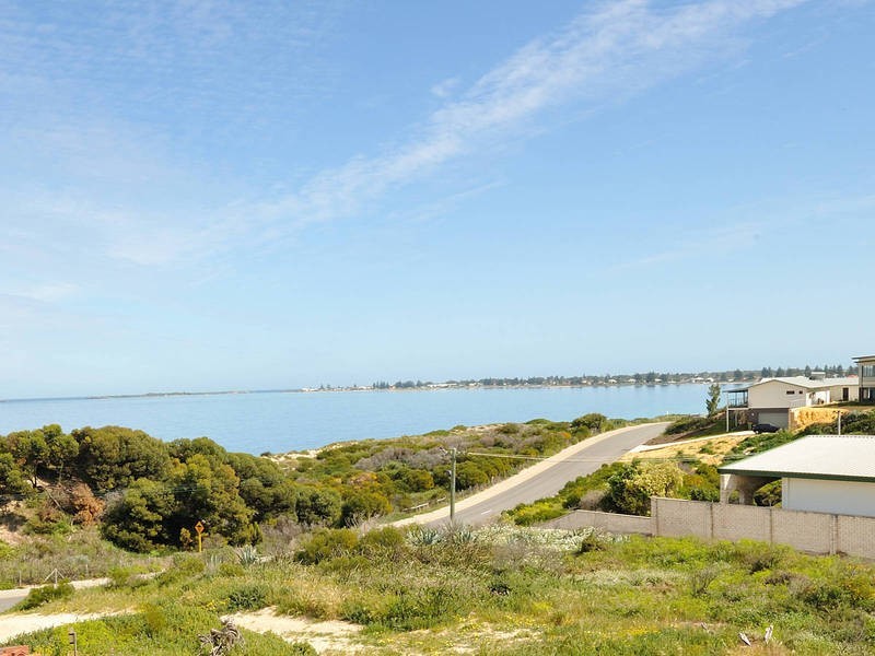 6 Hilda Road, Waikiki WA 6169