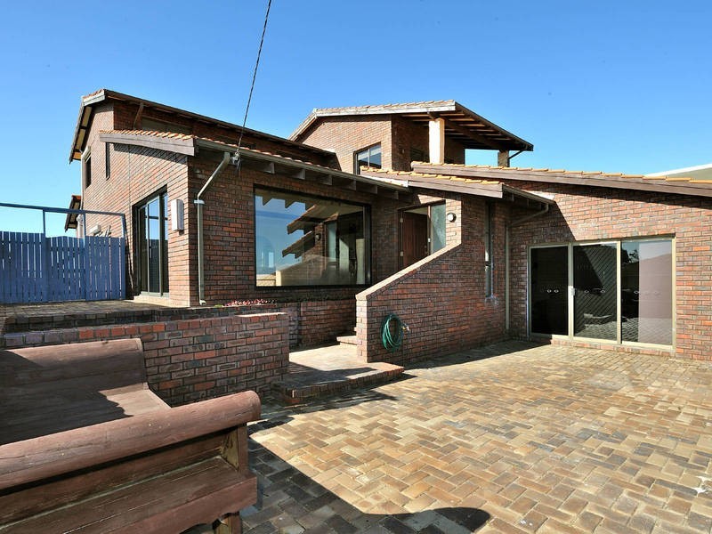 6 Hilda Road, Waikiki WA 6169