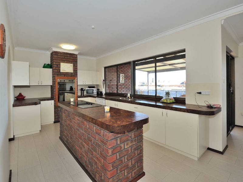 6 Hilda Road, Waikiki WA 6169