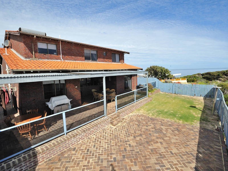 6 Hilda Road, Waikiki WA 6169