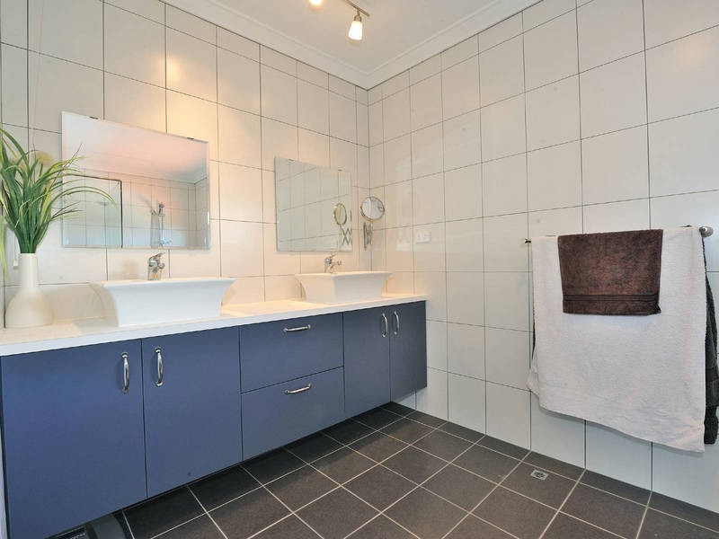 6 Hilda Road, Waikiki WA 6169