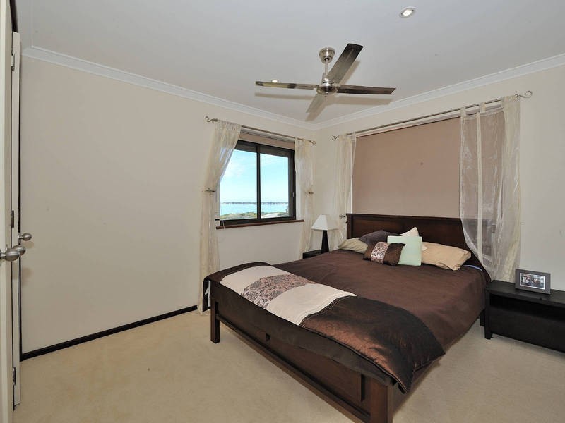 6 Hilda Road, Waikiki WA 6169