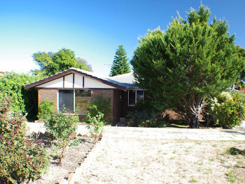 13 Preston Road, Parmelia WA 6167