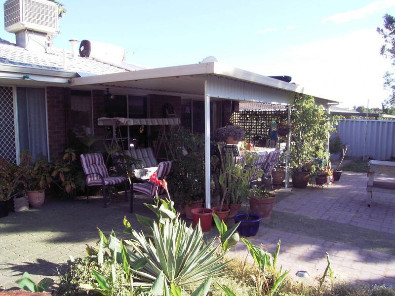 13 Preston Road, Parmelia WA 6167