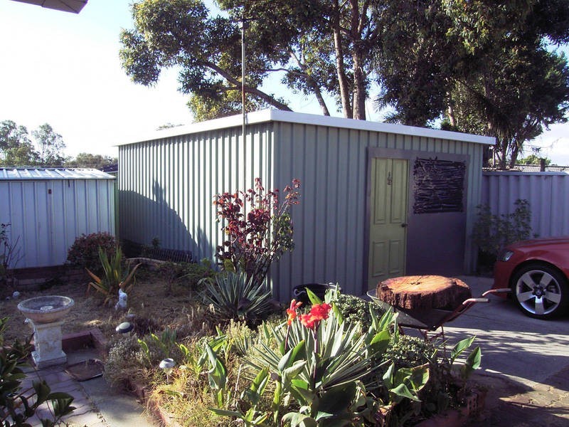 13 Preston Road, Parmelia WA 6167