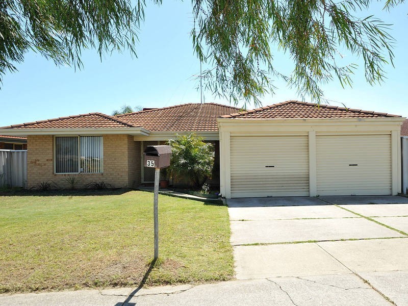 35 Oakwood Crescent, Waikiki WA 6169