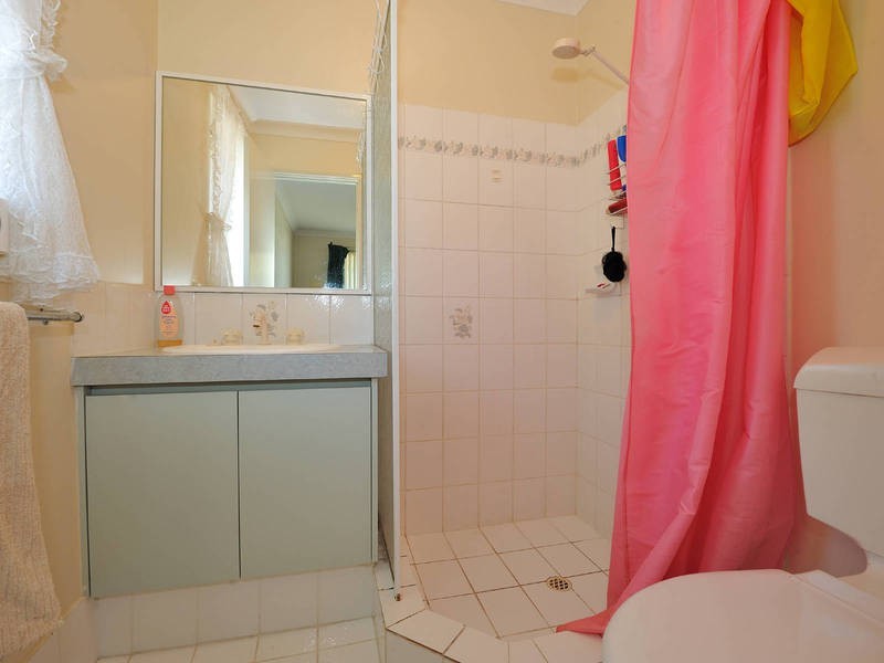 35 Oakwood Crescent, Waikiki WA 6169