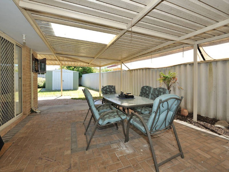 35 Oakwood Crescent, Waikiki WA 6169