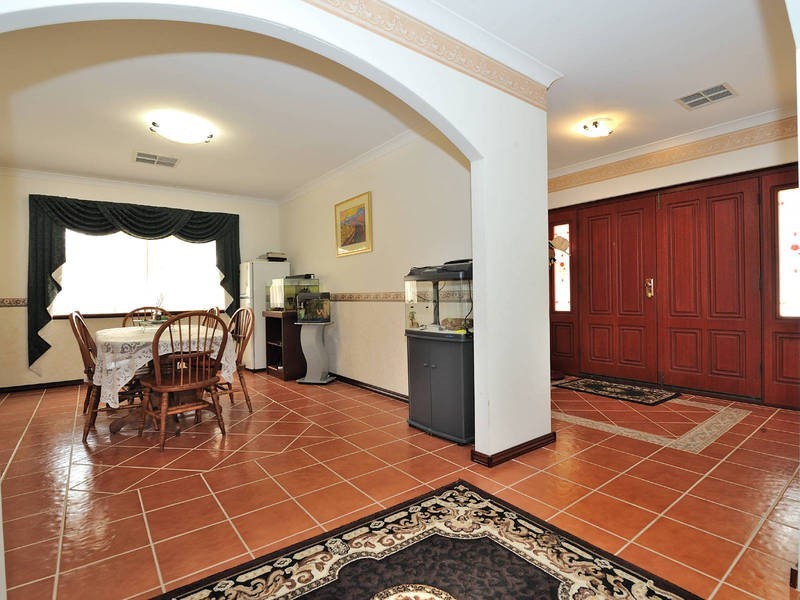 186 Fendam Street, Warnbro WA 6169