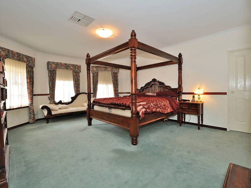 186 Fendam Street, Warnbro WA 6169