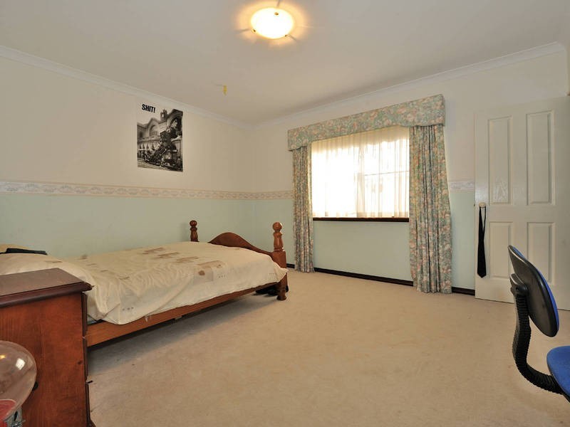 186 Fendam Street, Warnbro WA 6169