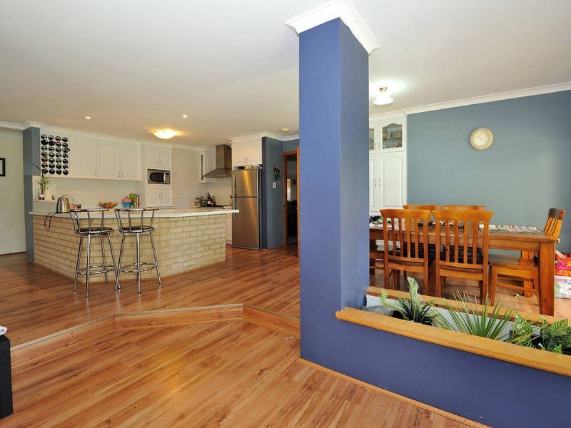 8 Middleton Place, Waikiki WA 6169