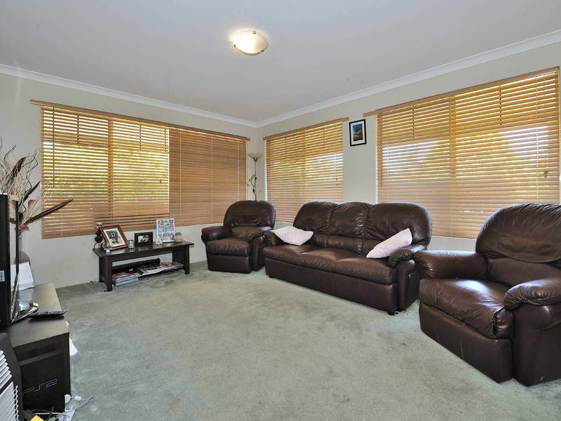 8 Middleton Place, Waikiki WA 6169