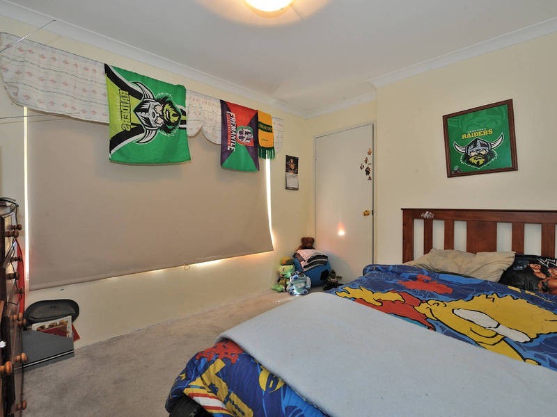 8 Middleton Place, Waikiki WA 6169