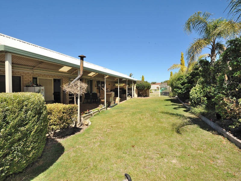 8 Middleton Place, Waikiki WA 6169