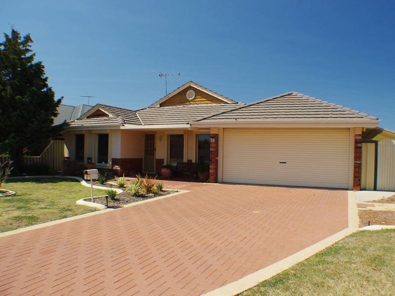 12 Oakwood Crescent, Waikiki WA 6169