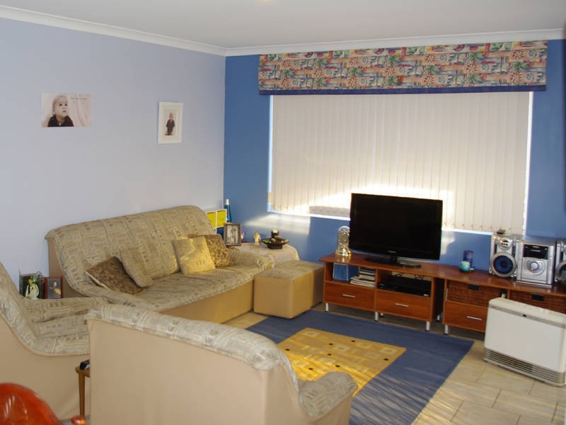 12 Oakwood Crescent, Waikiki WA 6169