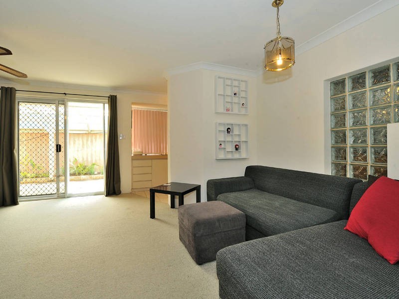 8/11 Bell Street, Rockingham WA 6168