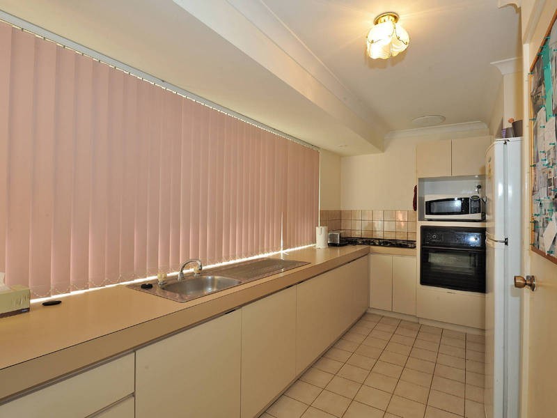 8/11 Bell Street, Rockingham WA 6168