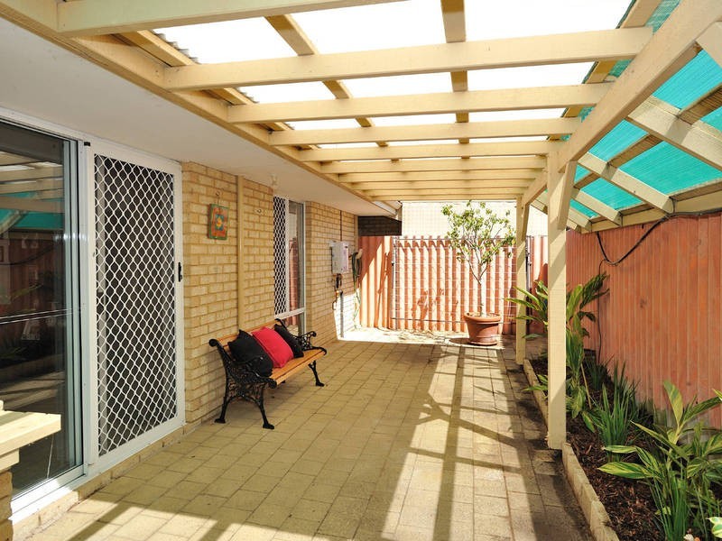 8/11 Bell Street, Rockingham WA 6168