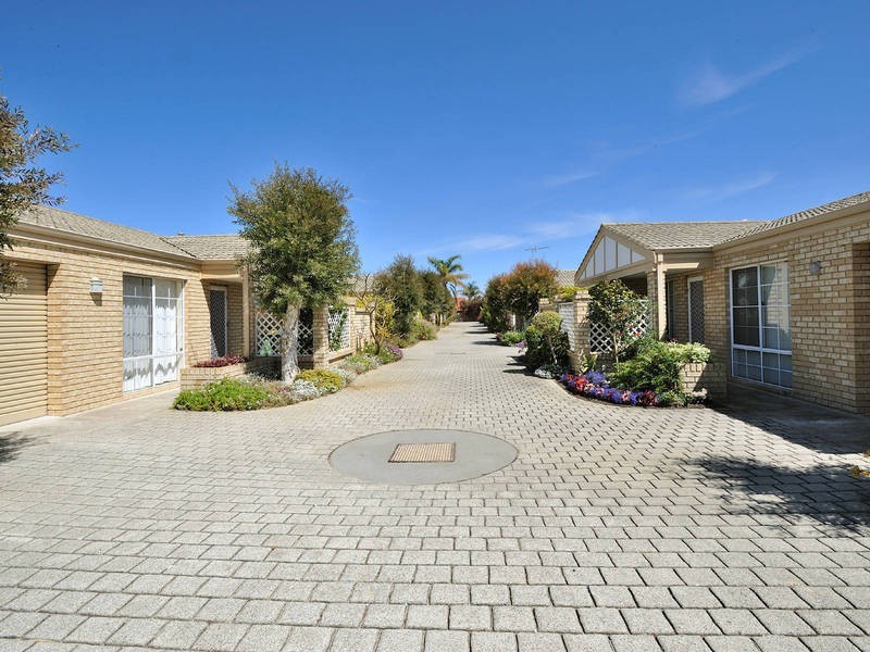 8/11 Bell Street, Rockingham WA 6168