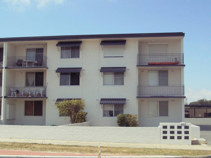 4/107 Harrison Street, Rockingham WA 6168