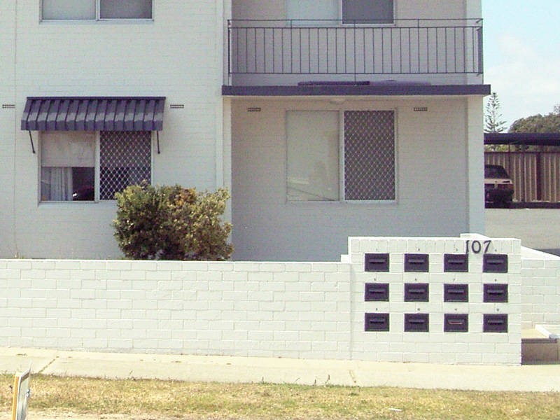 4/107 Harrison Street, Rockingham WA 6168