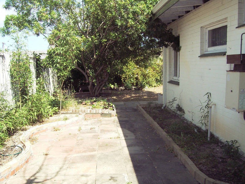 9 Pictor Court, Rockingham WA 6168