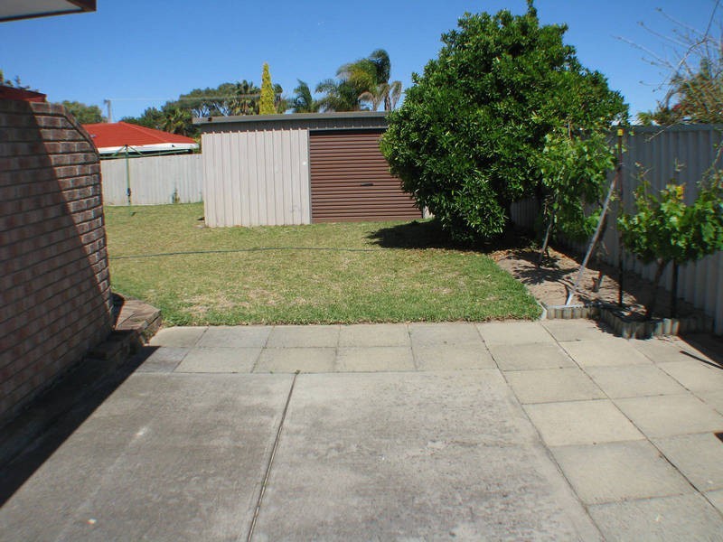 9 Tangaroa Close, Cooloongup WA 6168