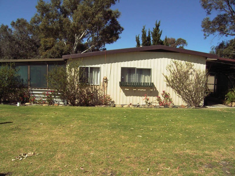 21 Boomerang Road, Oldbury WA 6121