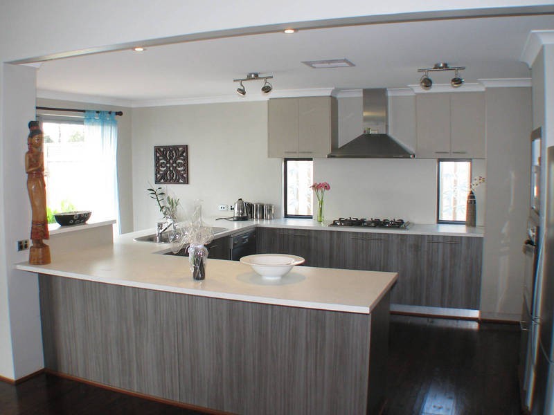 19 Royston Way, Lakelands WA 6180