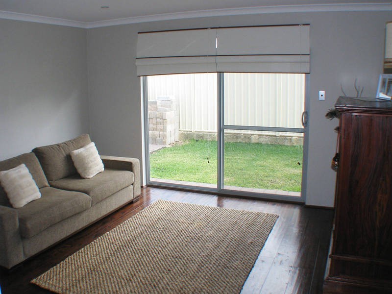 19 Royston Way, Lakelands WA 6180