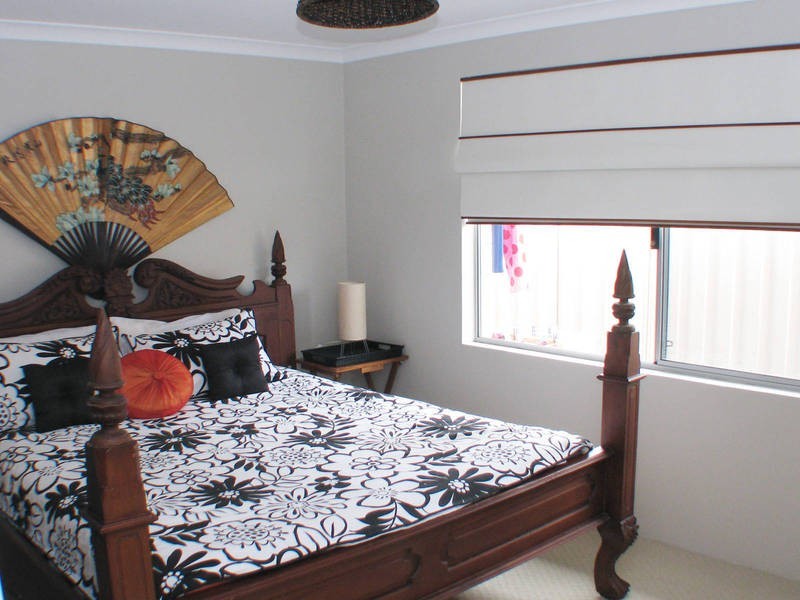 19 Royston Way, Lakelands WA 6180