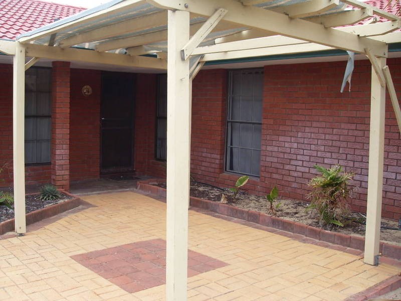 4 Tarwarri Close, Hillman WA 6168