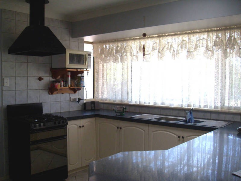 6 Weebo Street, Golden Bay WA 6174