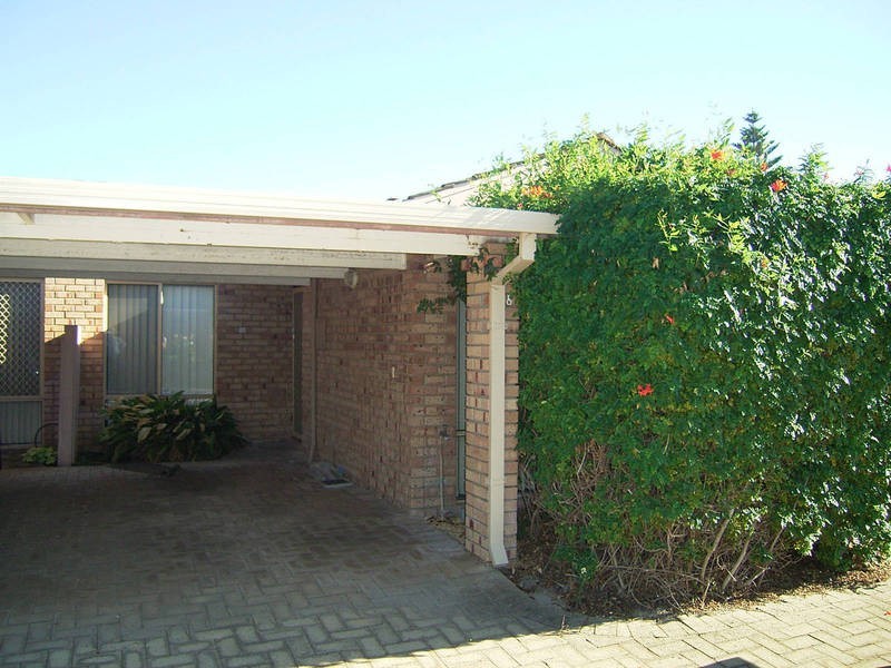 18/10 Hawkins Street, Rockingham WA 6168