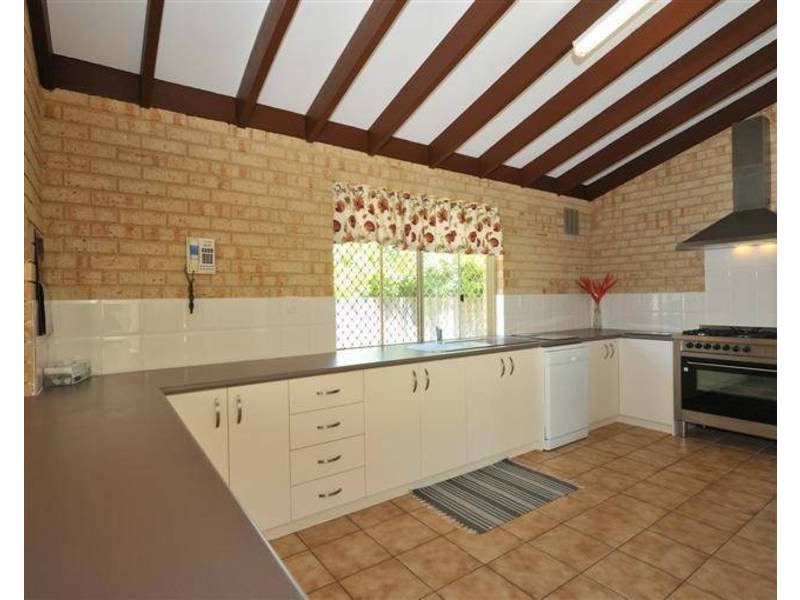 4 Walker Avenue, Rockingham WA 6168